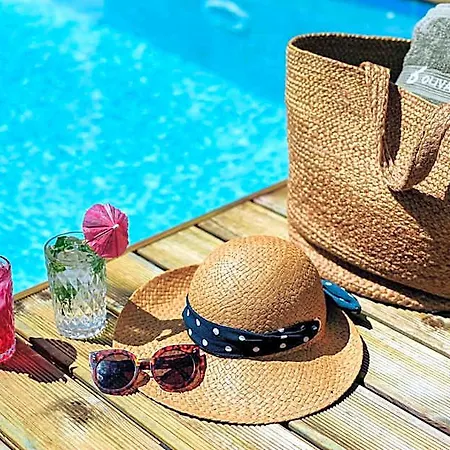 Hotel Oliva Homes
